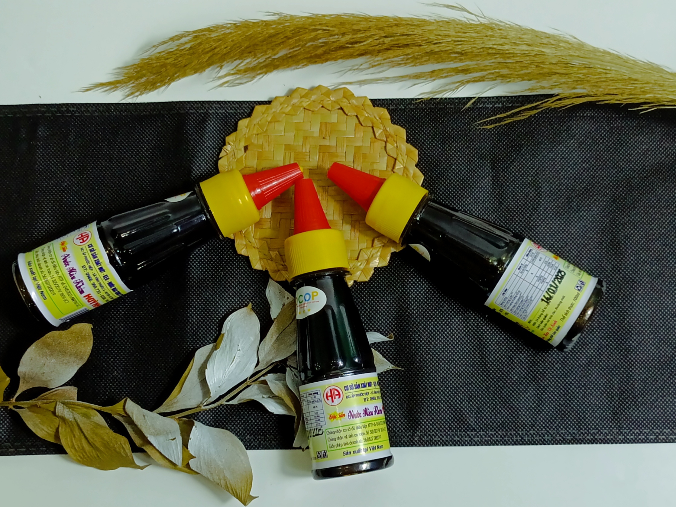 Nước màu khóm Huỳnh Anh
